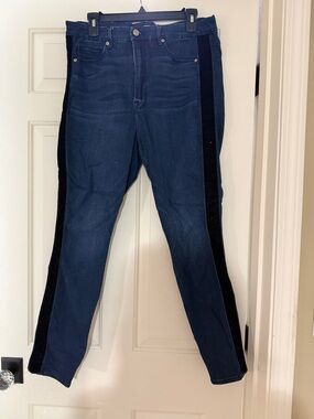 Good American High-Rise Dark Blue Jeans with Black Side Stripe